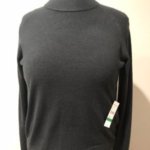 Studio Works Ladies sweater size Lg  NWT